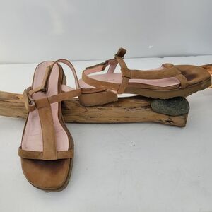 Taryn Rose t strap sandal tan